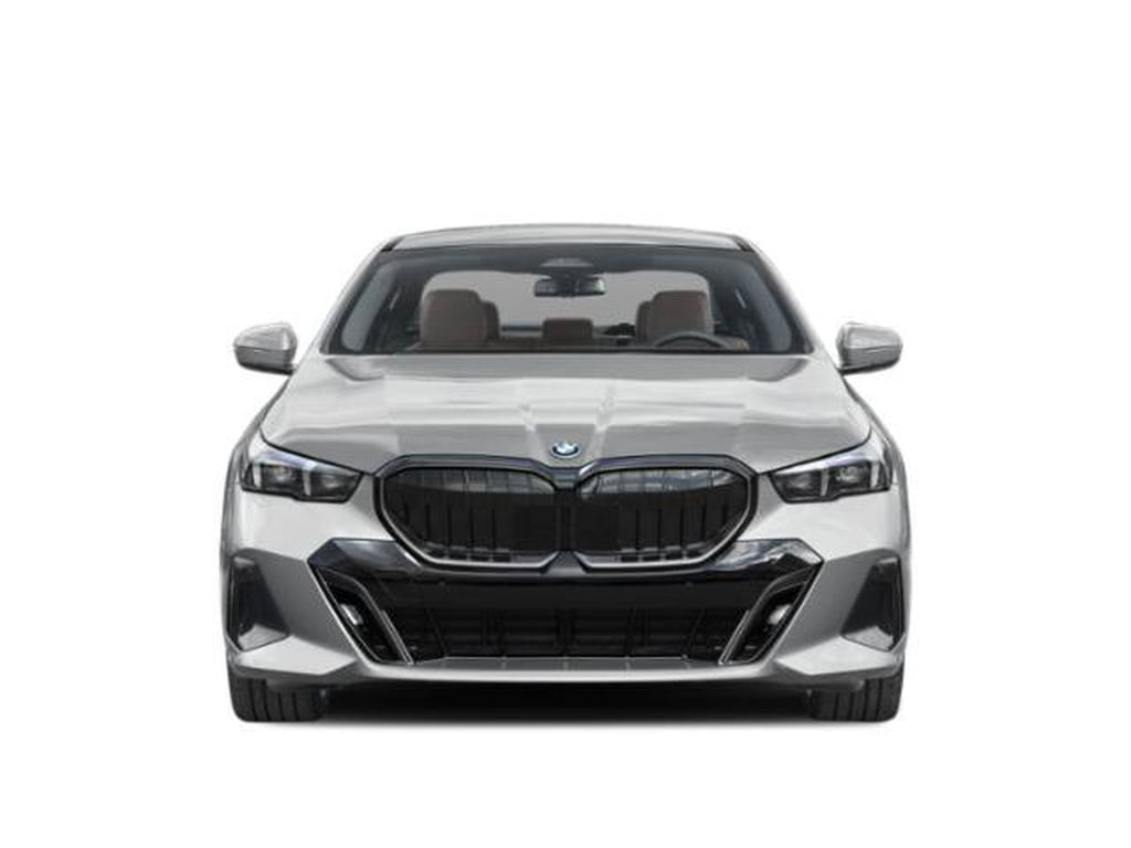 7 thumbnail image of  2027 BMW 550e xDrive 550e xDrive