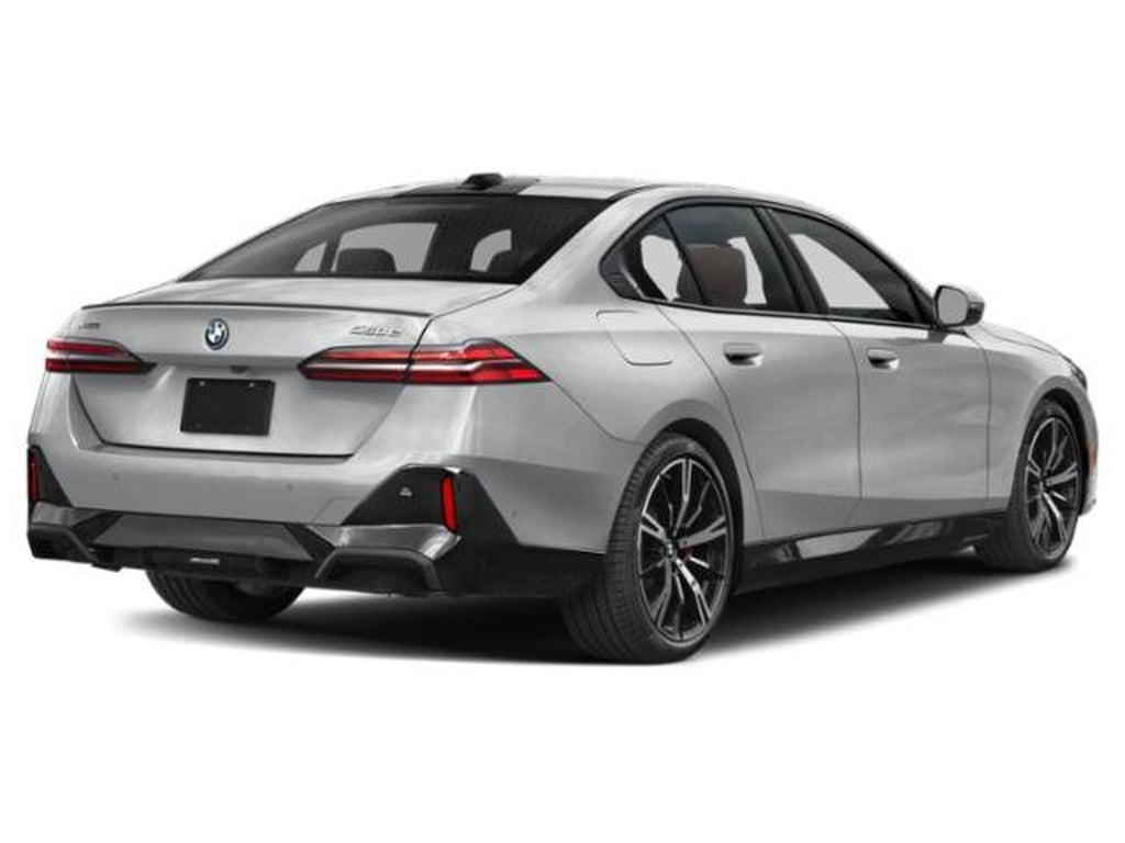 5 thumbnail image of  2027 BMW 550e xDrive 550e xDrive