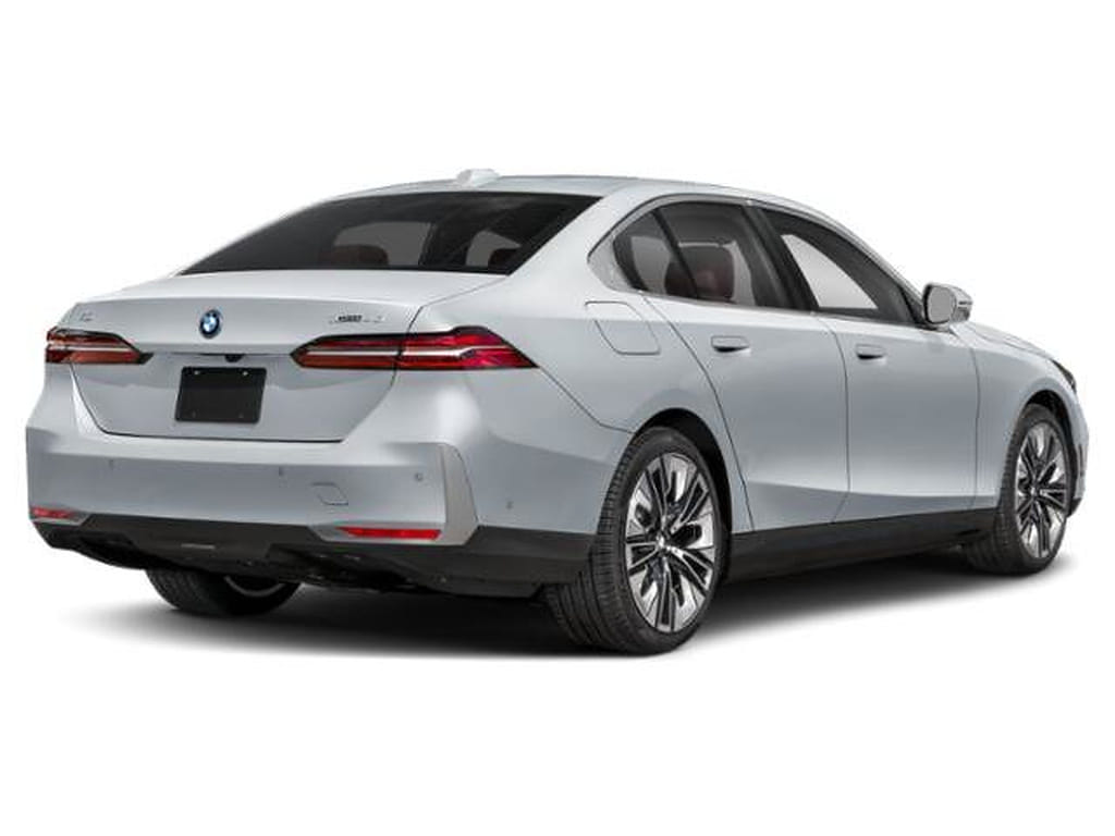 2 thumbnail image of  2027 BMW i5 xDrive40