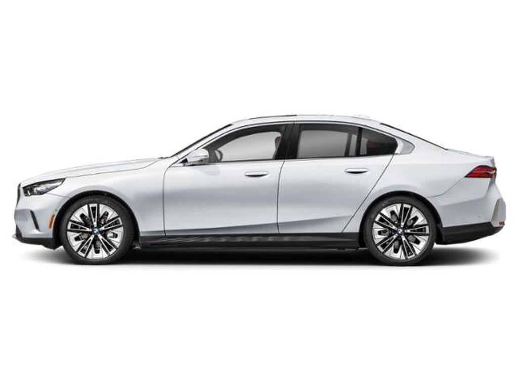 6 thumbnail image of  2027 BMW i5 xDrive40