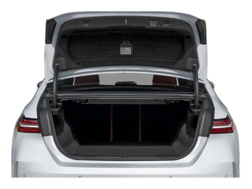 13 thumbnail image of  2027 BMW i5 xDrive40