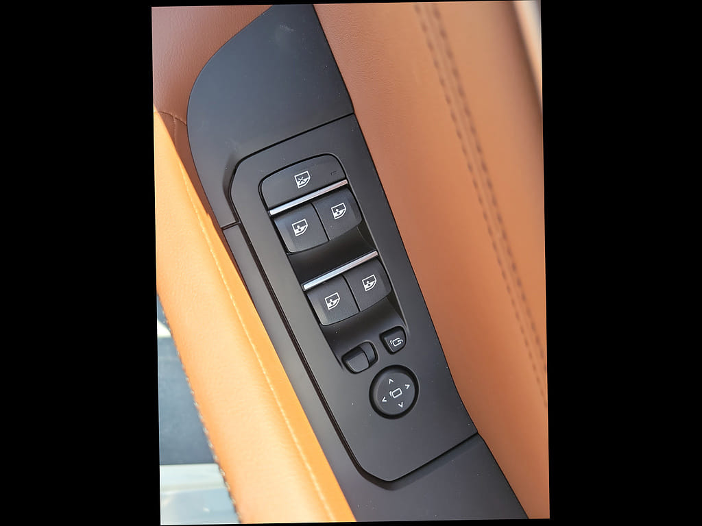 21 thumbnail image of  2027 BMW X6 M60i M60i