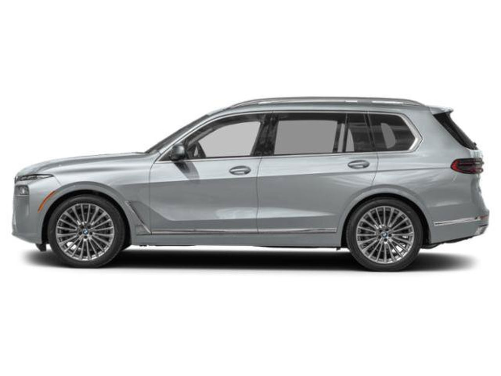 3 thumbnail image of  2027 BMW X7 xDrive40i xDrive40i