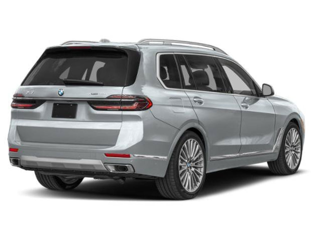 2 thumbnail image of  2027 BMW X7 xDrive40i xDrive40i
