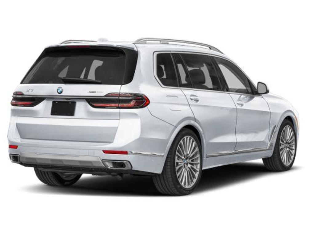 2 thumbnail image of  2027 BMW X7 xDrive40i xDrive40i