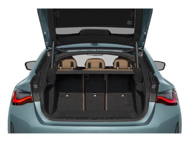 10 thumbnail image of  2025 BMW i4 xDrive40