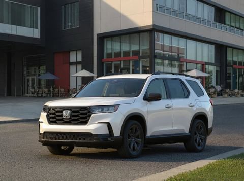 1 image of 2025 Honda Pilot Sport