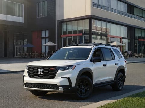 1 image of 2025 Honda Pilot TrailSport