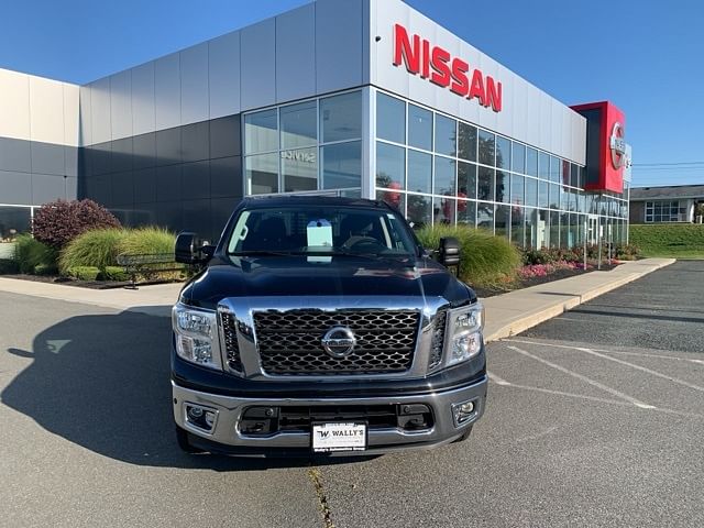 Used 2017 Nissan Titan SV with VIN 1N6AA1E55HN555968 for sale in Latham, NY