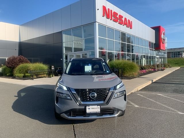 Used 2021 Nissan Rogue Platinum with VIN JN8AT3DD4MW302375 for sale in Latham, NY