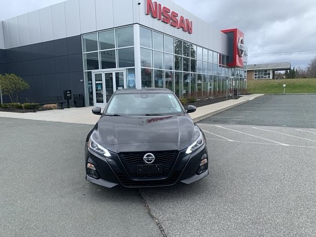Used 2022 Nissan Altima SR with VIN 1N4BL4CW0NN335816 for sale in Latham, NY