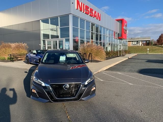 Used 2022 Nissan Altima SV with VIN 1N4BL4DW7NN301032 for sale in Latham, NY