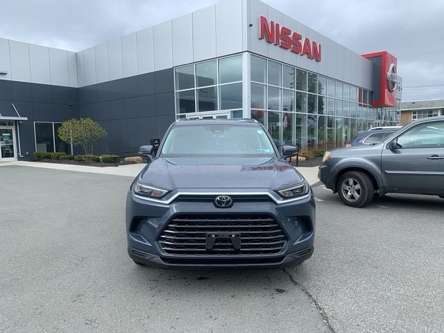 Used 2024 Toyota Grand Highlander XLE with VIN 5TDAAAB53RS021709 for sale in Latham, NY