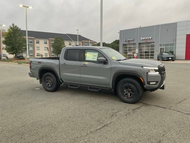 2025 Nissan Frontier PRO-4X's photo