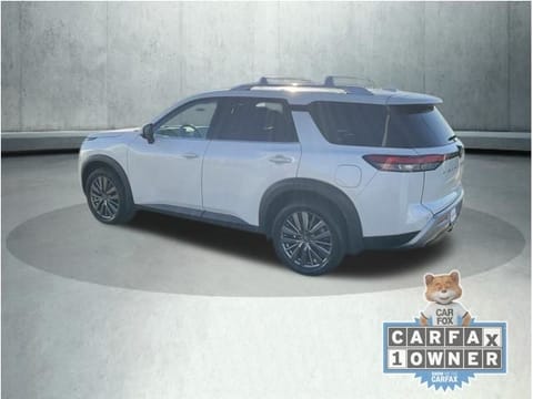 2023 Nissan Pathfinder SL