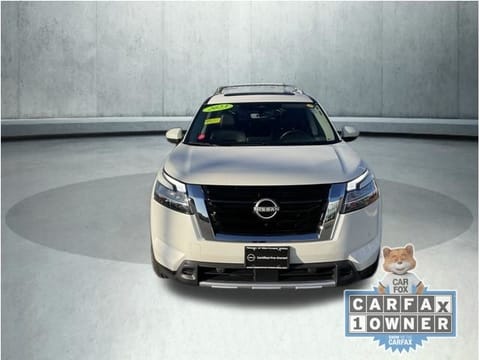 2023 Nissan Pathfinder SL
