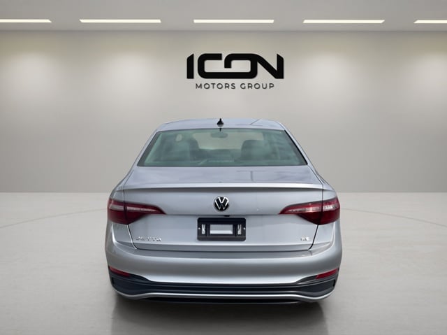Used 2024 Volkswagen Jetta SE with VIN 3VWEM7BU2RM010183 for sale in Chelmsford, MA