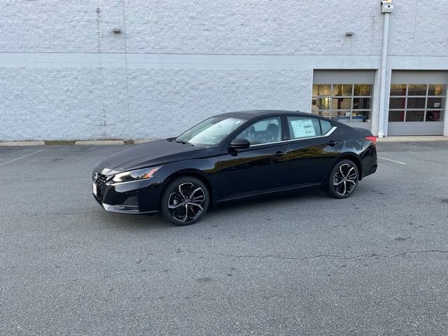2025 Nissan Altima SR - Photo 3