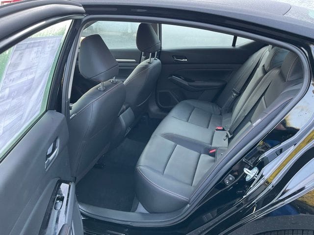 2025 Nissan Altima SR - Photo 12