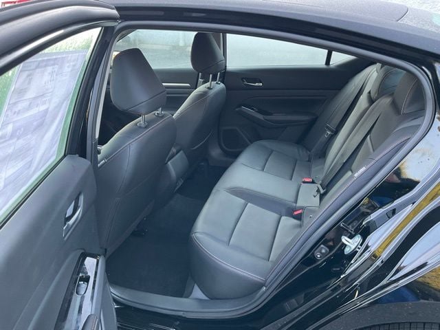 2025 Nissan Altima SR - Photo 11