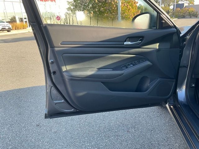 2025 Nissan Altima SV - Photo 8