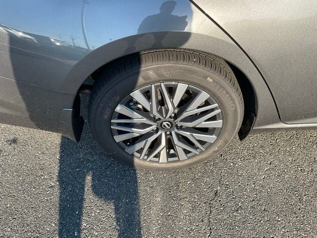 2025 Nissan Altima SV - Photo 6