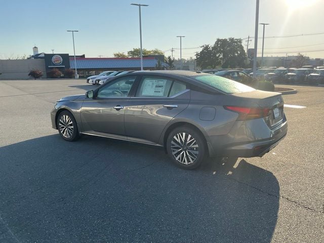 2025 Nissan Altima SV - Photo 3