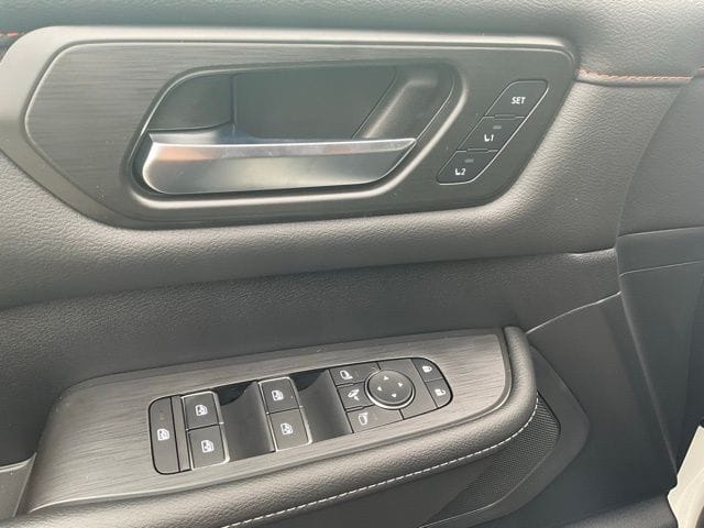 2025 Nissan Armada PRO-4X - Photo 12