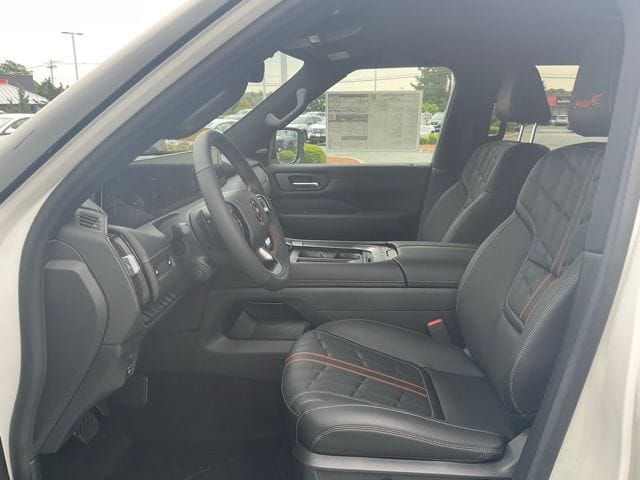 2025 Nissan Armada PRO-4X - Photo 13