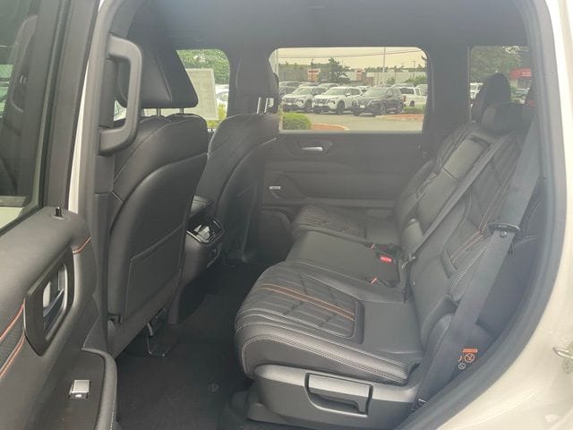 2025 Nissan Armada PRO-4X - Photo 15