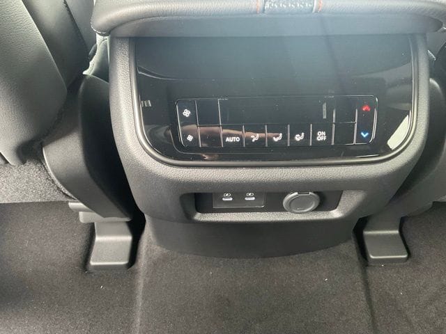 2025 Nissan Armada PRO-4X - Photo 16