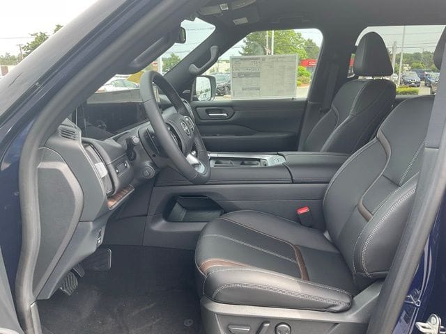 2025 Nissan Armada SL - Photo 13