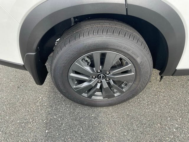 2025 Nissan Pathfinder SV - Photo 7