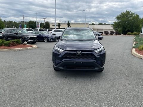 1 imagen de 2025 Toyota RAV4 XLE