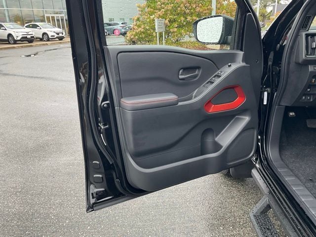 2026 Nissan Frontier PRO-4X - Photo 9