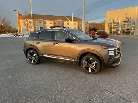 1 imagen de 2026 Nissan Kicks SR
