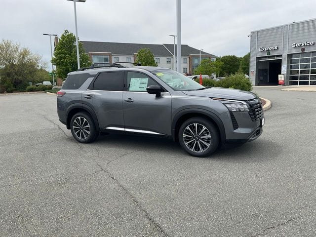 2026 Nissan Pathfinder Platinum 4WD's photo