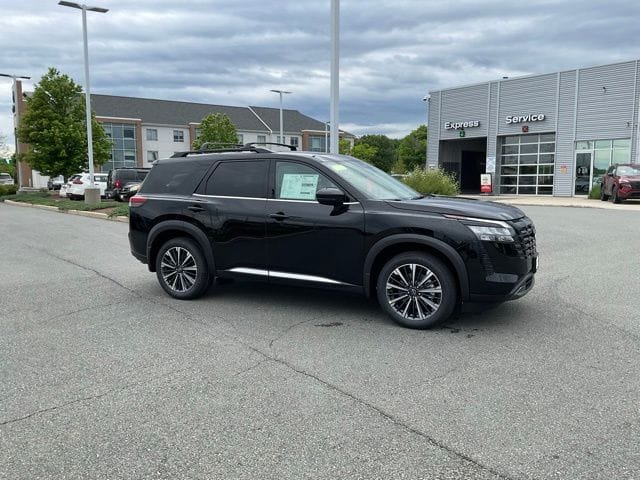 2026 Nissan Pathfinder Platinum 4WD's photo