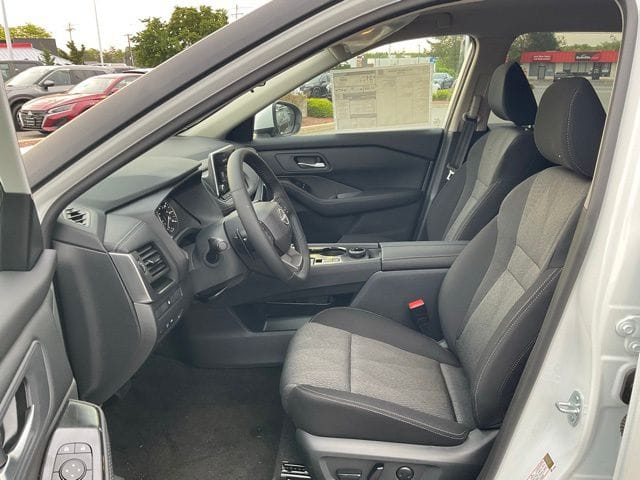 2026 Nissan Rogue SV - Photo 13