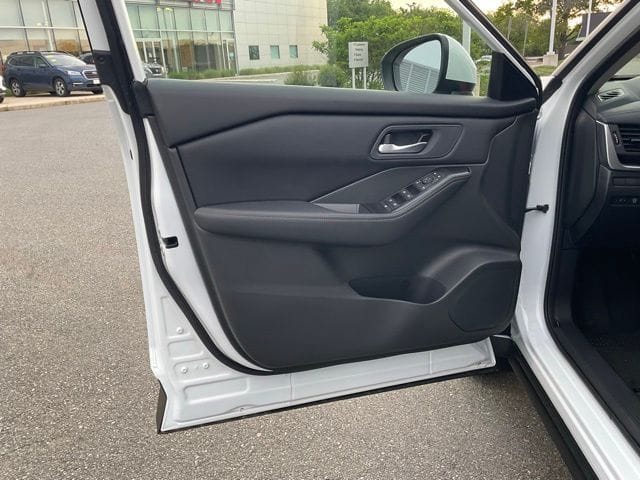 2026 Nissan Rogue SV - Photo 11