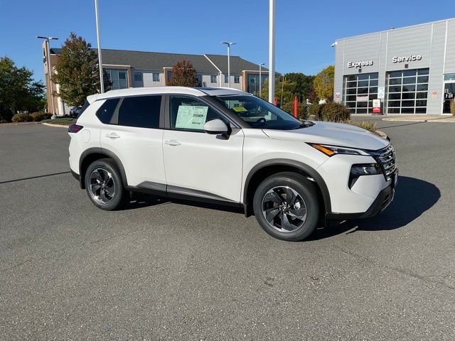 2026 Nissan Rogue SV's photo