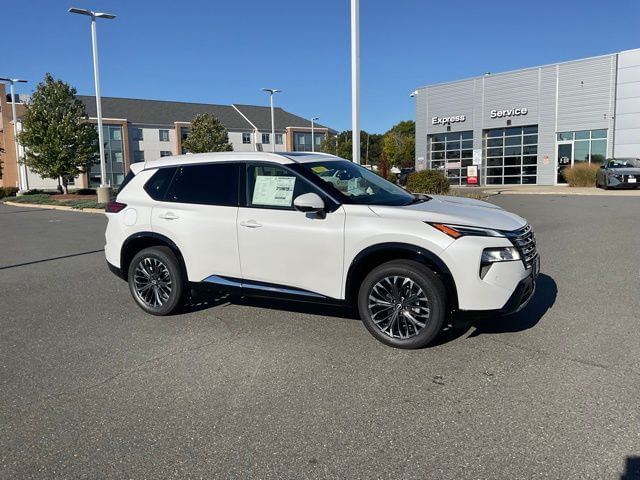 2026 Nissan Rogue Platinum's photo