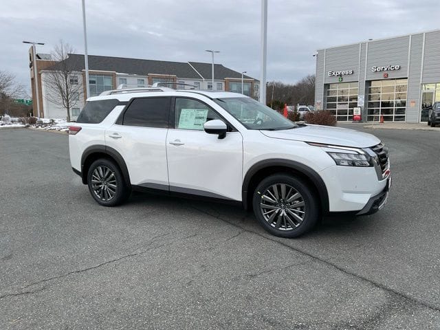 2025 Nissan Pathfinder SL's photo