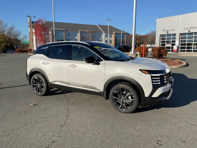 2026 Nissan KICKS SR AWD's photo