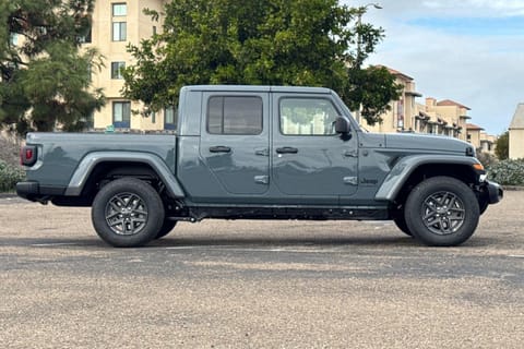 2026 Jeep Gladiator Sport S