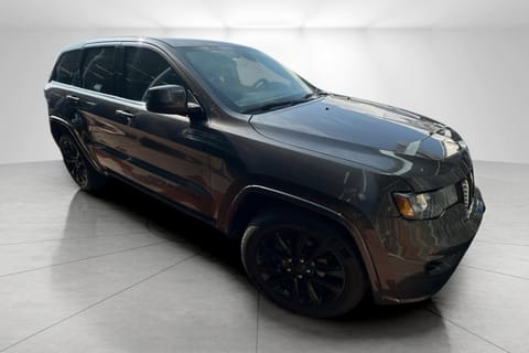 1 image of 2019 Jeep Grand Cherokee Altitude