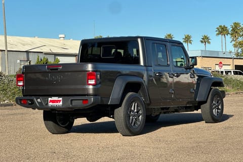 2026 Jeep Gladiator Sport S