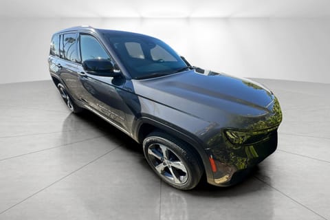 1 image of 2023 Jeep Grand Cherokee Altitude