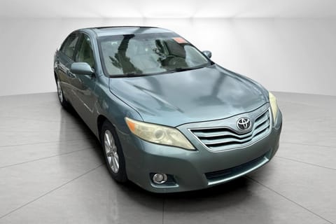 1 image of 2011 Toyota Camry XLE