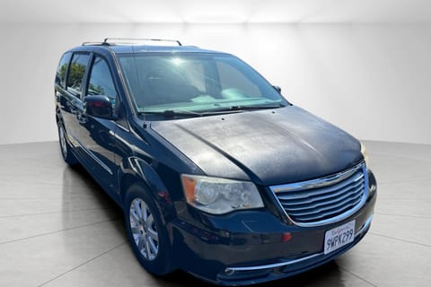 1 image of 2014 Chrysler Town & Country Touring
